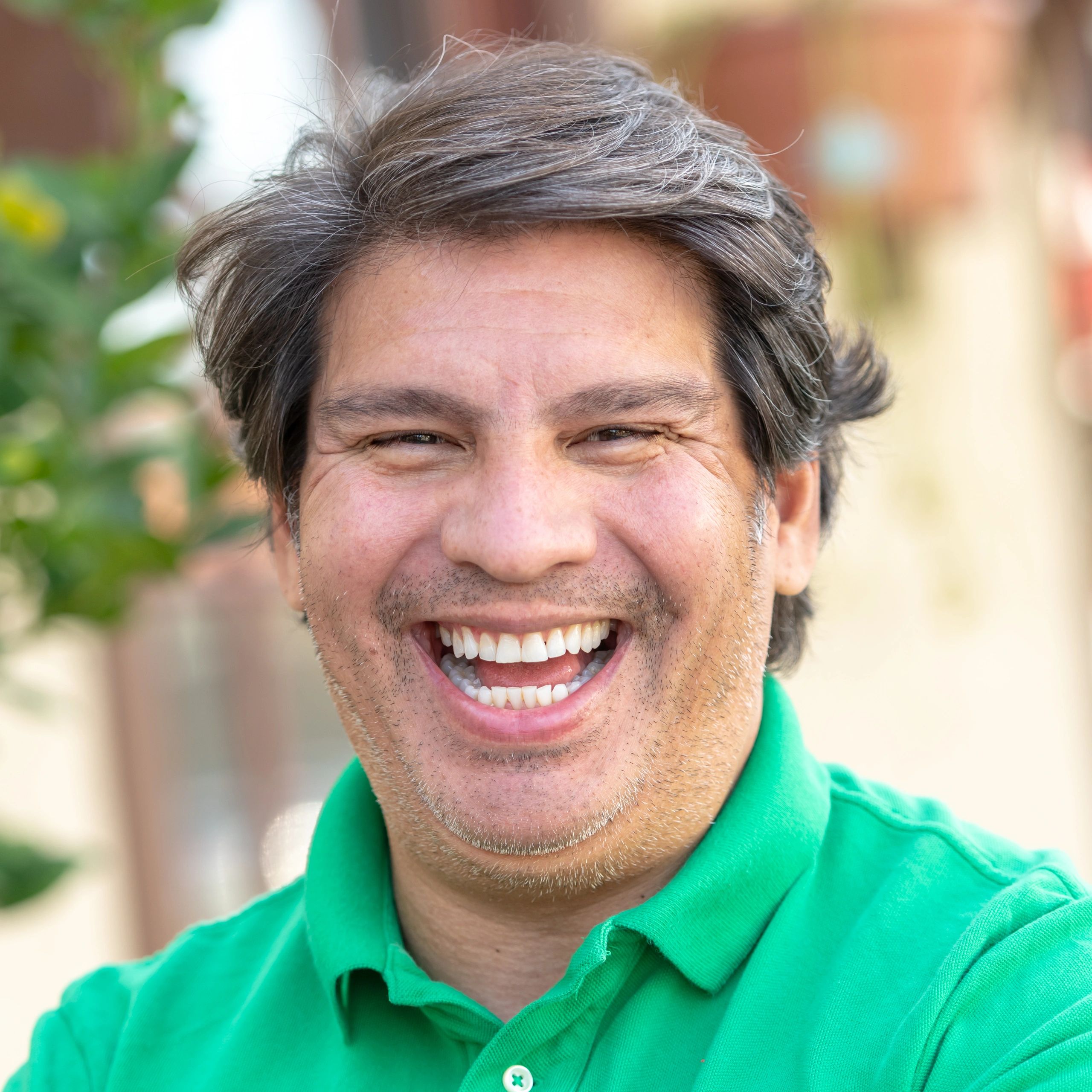 Portrait of a smiling man looking at the camera